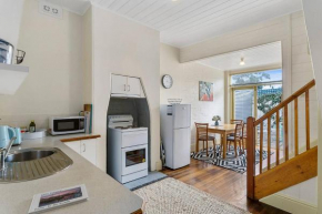 Cosy Glebe Cottage - Stroll to Central Hobart